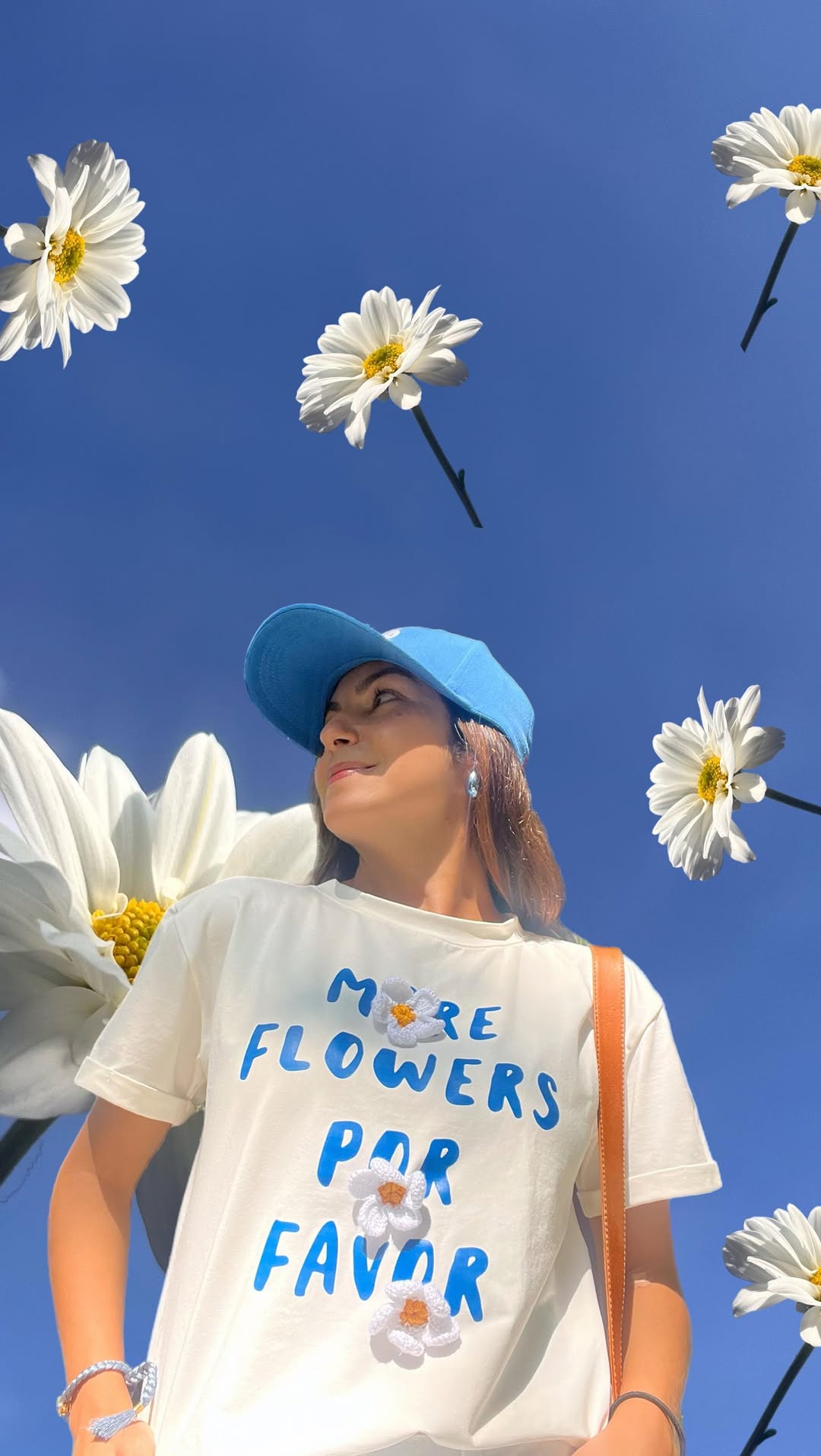 More Flower, Por favor T-shirt